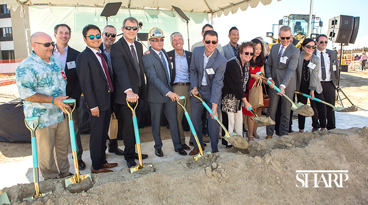 Members of Hensel Phelps Construction team and Sharp HealthCare executives.