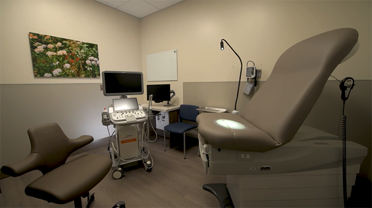 Sharp Rees-Stealy Santee offers state-of-the-art exam rooms and equipment. Sharp Rees-Stealy Santee offers state-of-the-art exam rooms and equipment.